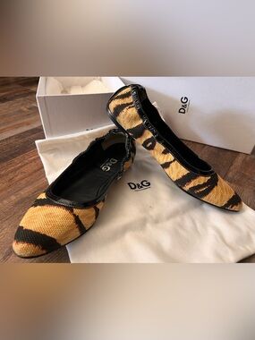 D&G Tiger-Patterned Ballerina Tess Flats